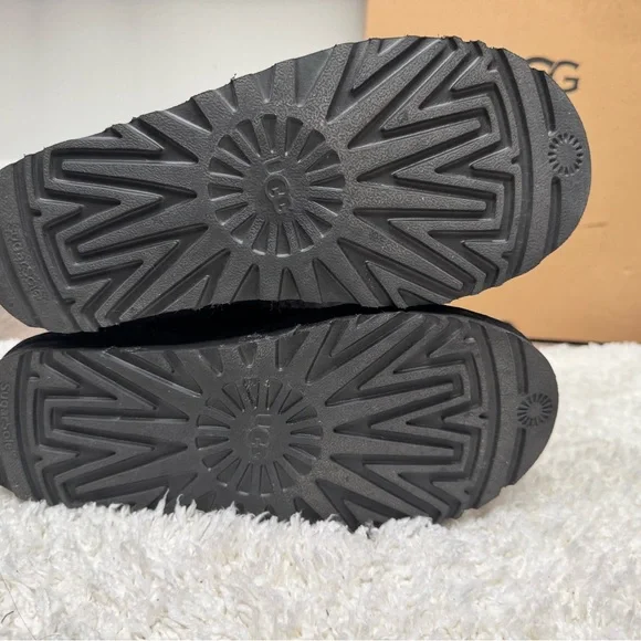 UGG Classic Cardi Knit Boots - Black(sold out on Uggs.com and Nordstrom) - Picture 4 of 9